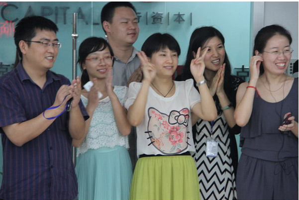 “乒臨城下”；孰與爭(zhēng)鋒